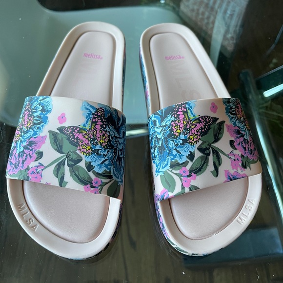 Melissa
Women's Butterfly Pool Slide Sandals - Picture 3 of 9